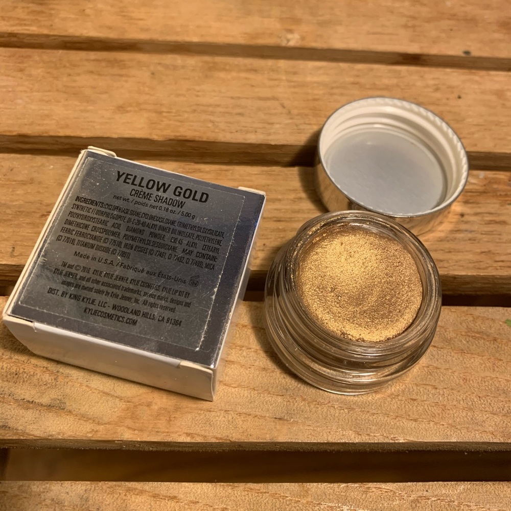 Kylie Cosmetics metallic eye shadow